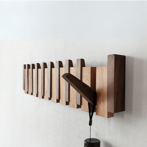 Handgefertigte Garderobe aus Holz
