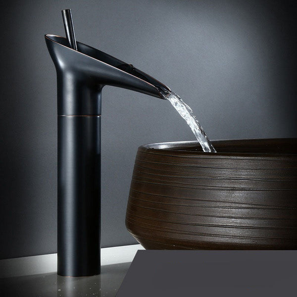 Antiker Wasserfall-Wasserhahn