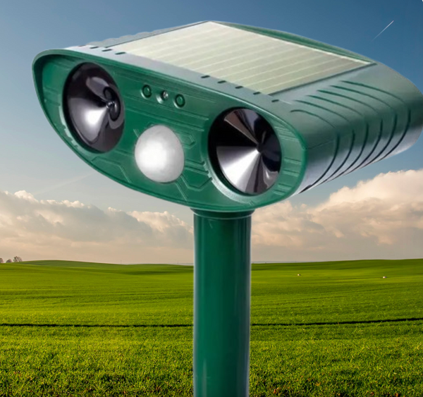 Solarbetriebener Ultraschall-Tiervertreiber