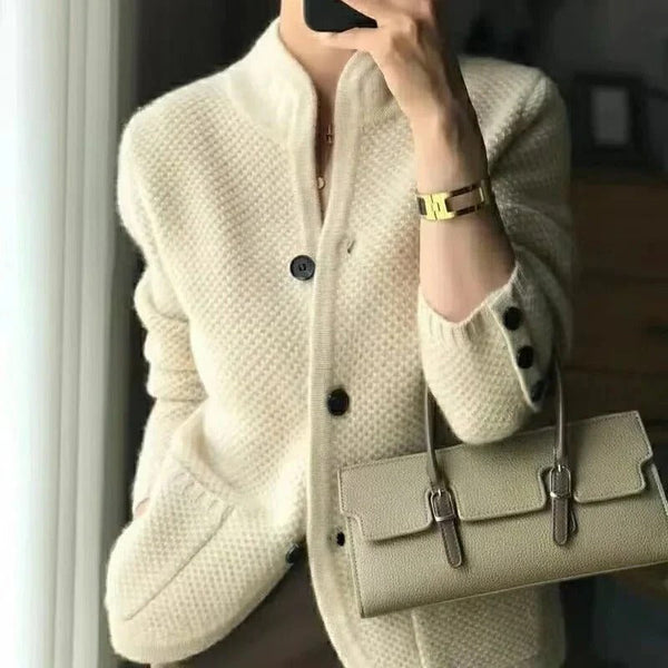 Weicher Blazer mit Knöpfen - Strukturstrick