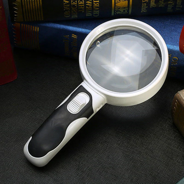 LED-beleuchtete Lupe – Handgehaltene Leselupe für Bücher und Kleingedrucktes