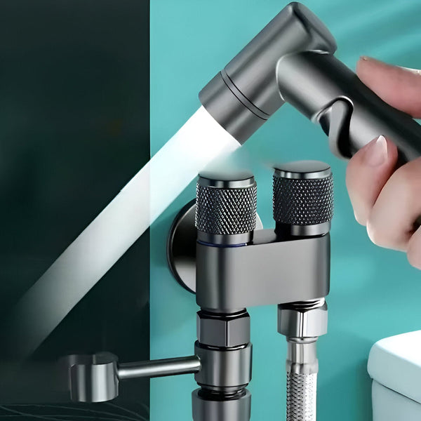 Revolutionäre Duscharmatur für Toiletten