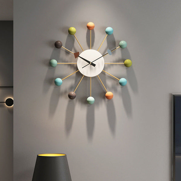 Große, geräuschlose dekorative Wanduhr für das Wohnzimmer