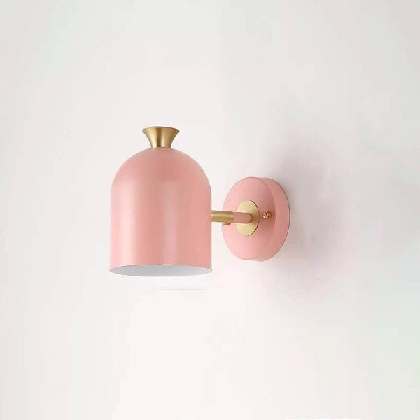 Moderne Wandleuchte mit einer Lichtquelle