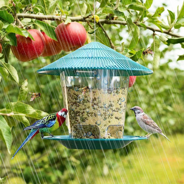 Hängendes Vogelfutterhaus mit automatischem Spender