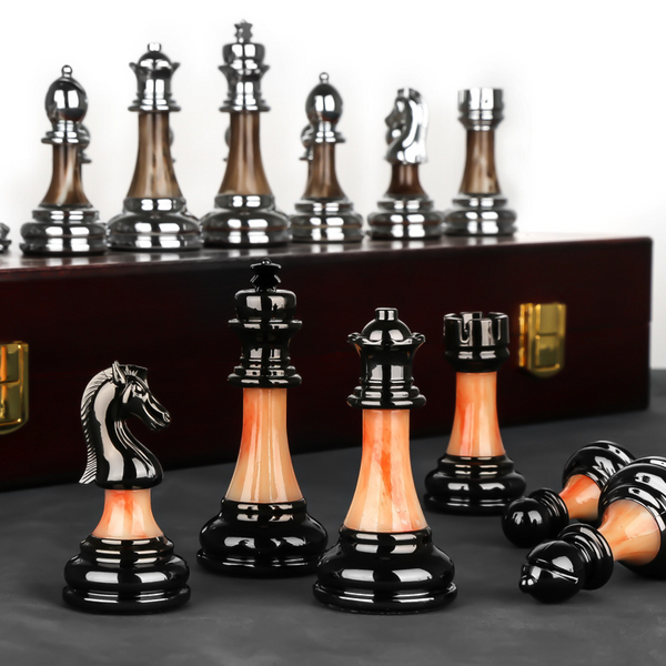 Luxuriöses Metall-Schachspiel mit großem 42 cm Holzbrett