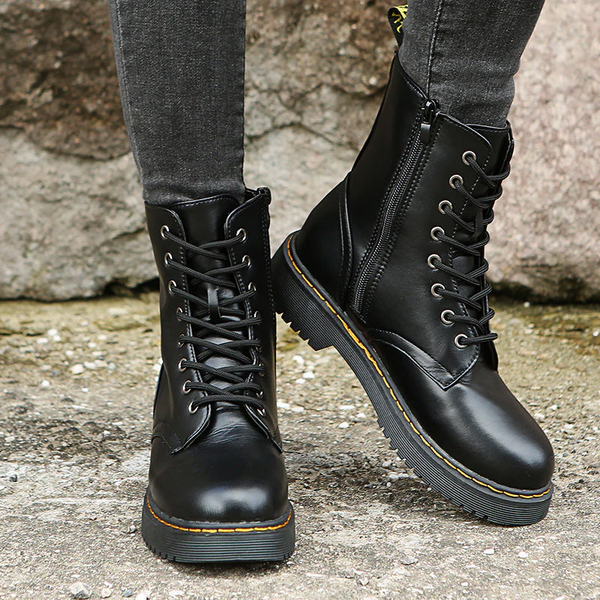 Bequeme Stiefel mit Schnürsenkeln und Reißverschluss