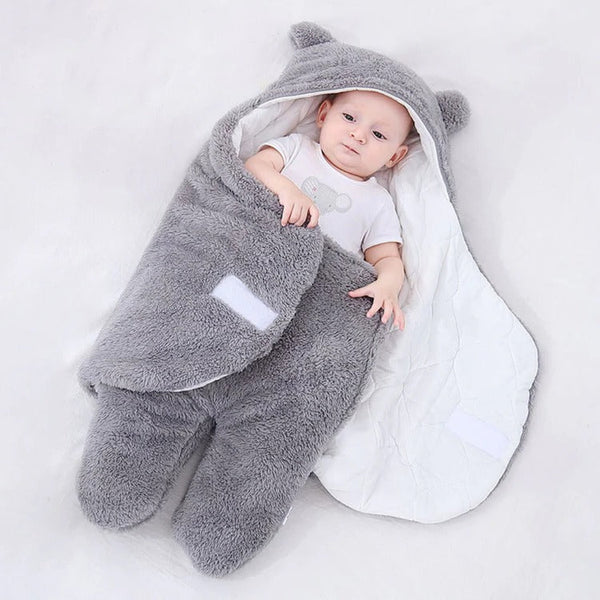 Gemütlicher Baby-Schlafanzug mit Bärenmotiv